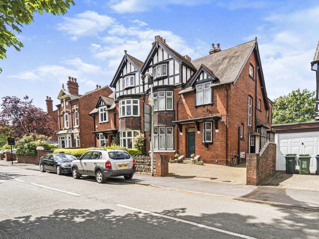 6 bed semidetached house for sale in Dagger Lane, West Bromwich B71