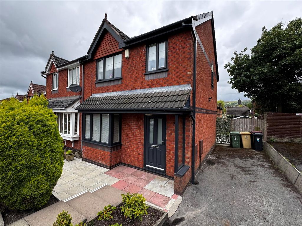 3 bed semidetached house for sale in Gresley Avenue, Horwich, Bolton