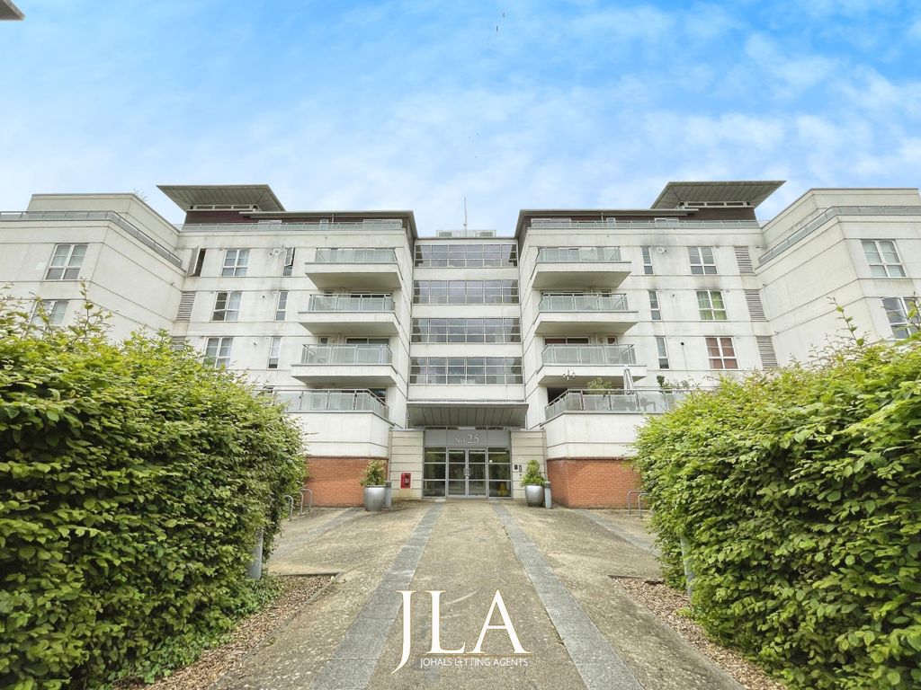 2 bed flat to rent in Apartment, Watkin Road, Leicester LE2, £1,250 pcm
