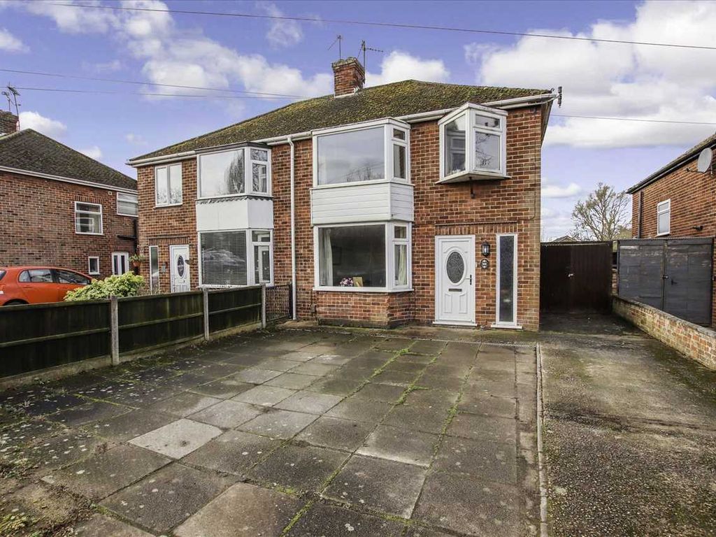 4 bed semidetached house for sale in Brant Road, Lincoln, Lincoln LN5