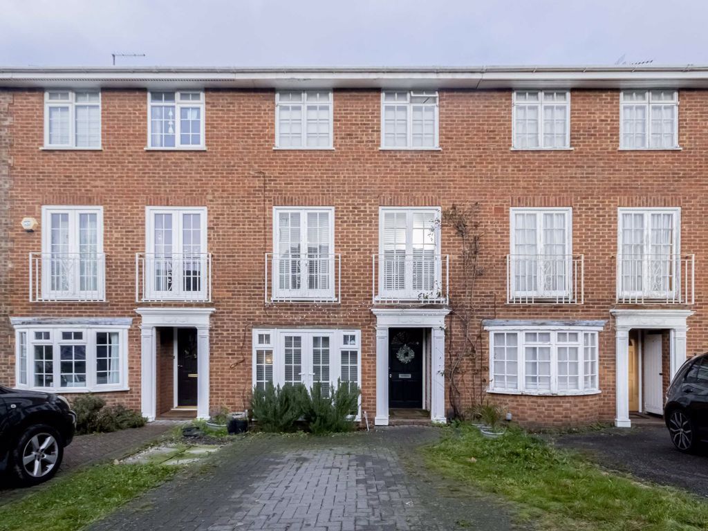 3 bed property to rent in Selsdon Close, Surbiton KT6 Zoopla