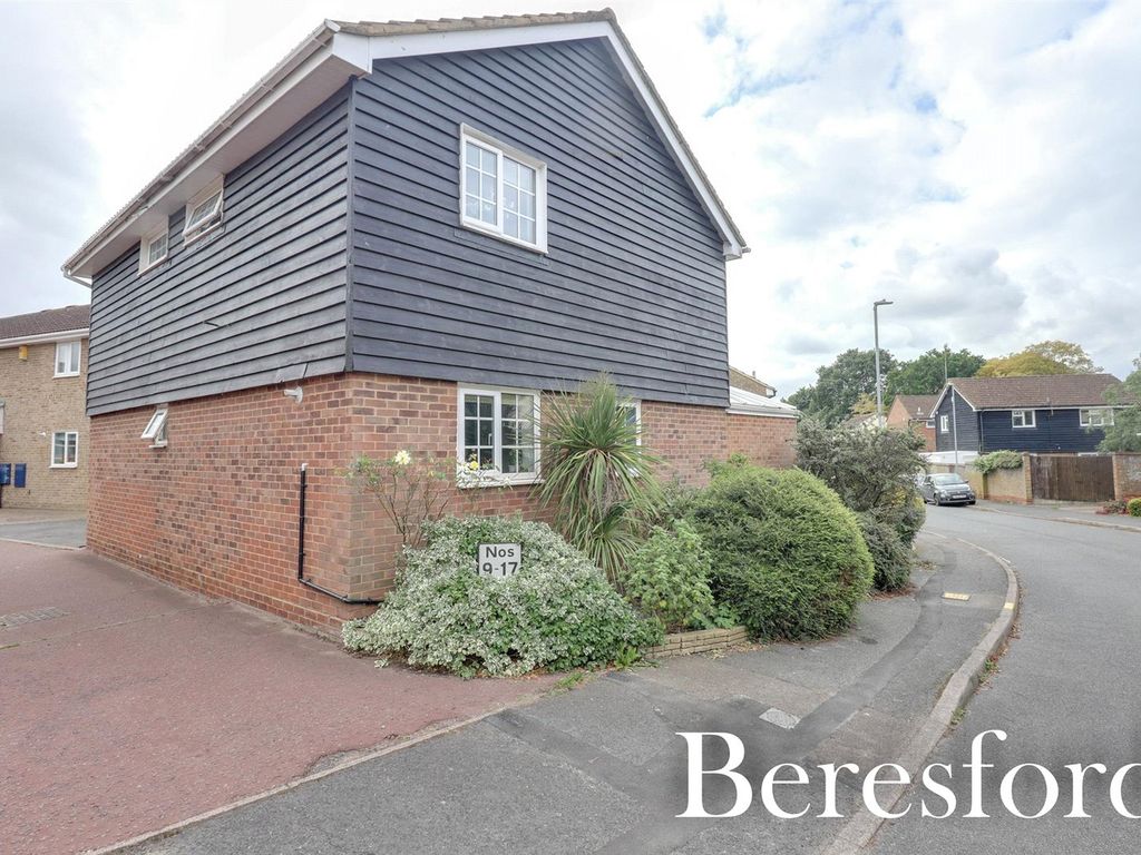 4 bed detached house for sale in Rowhedge, Brentwood CM13, £500,000