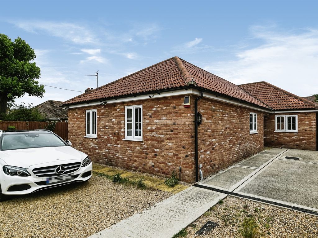 4 bed detached bungalow for sale in Hall Lane, West Winch, King's Lynn
