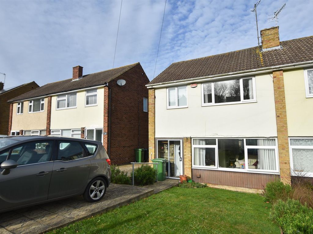 3 bed semidetached house for sale in Normandy Road, Hastings TN34, £