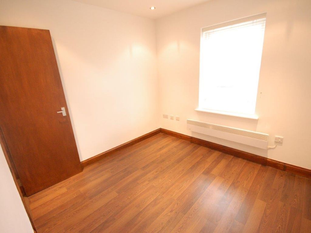 1 bed flat to rent in Elm Park Road, Reading RG30, £750 pcm Zoopla