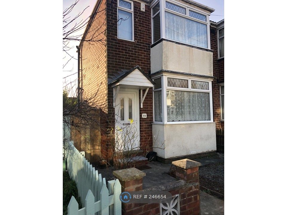 2 bed end terrace house to rent in Rockford Grove, Hull HU8, £620 pcm
