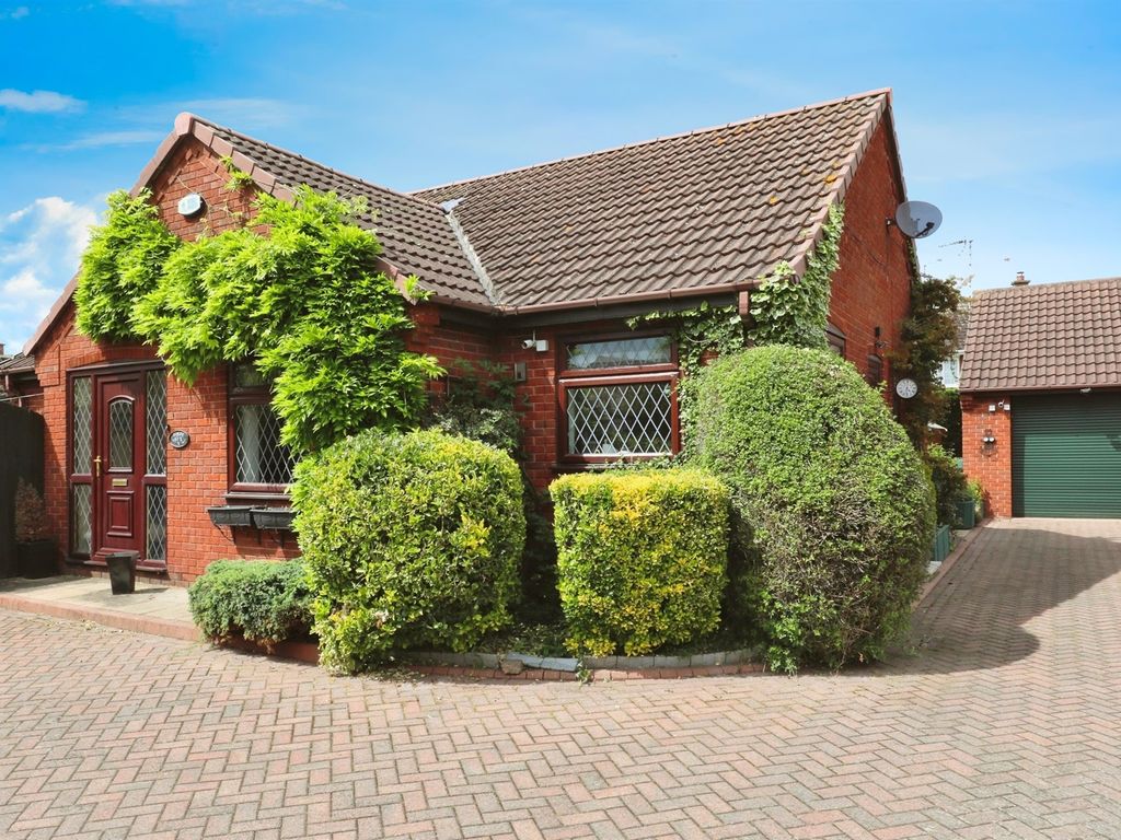 3 bed detached bungalow for sale in Sunderland Street, Tickhill