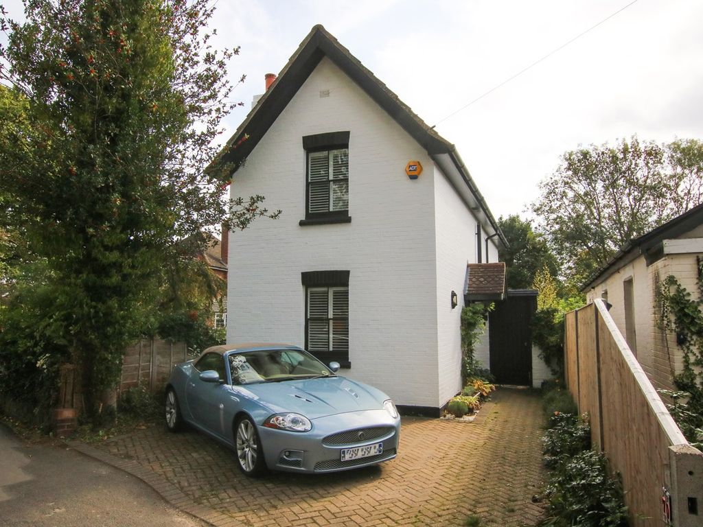 3 bed detached house for sale in Evendons Lane, Wokingham RG41, £700,000 Zoopla