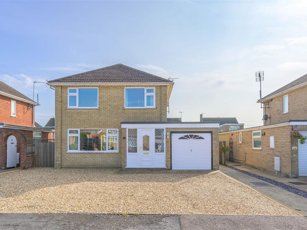 3 bed detached house for sale in Crescent, Pinchbeck, Spalding