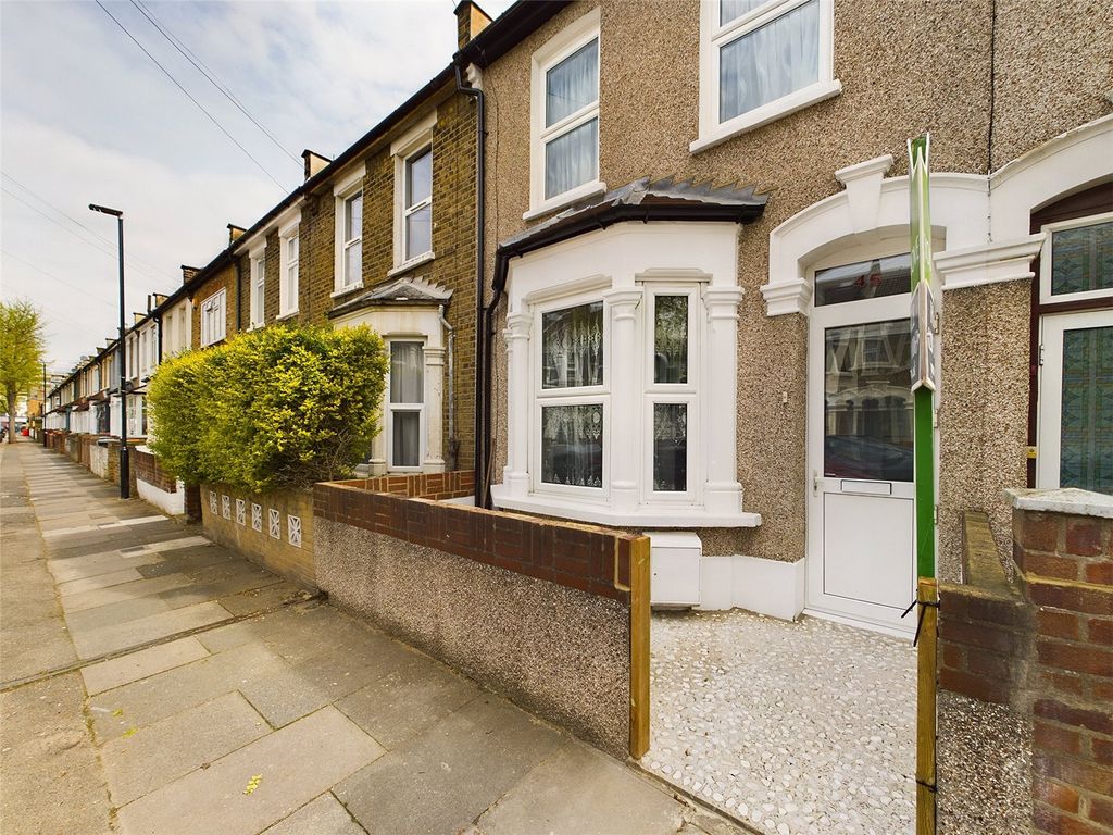 3 bed terraced house for sale in Harcourt Road, London E15 Zoopla