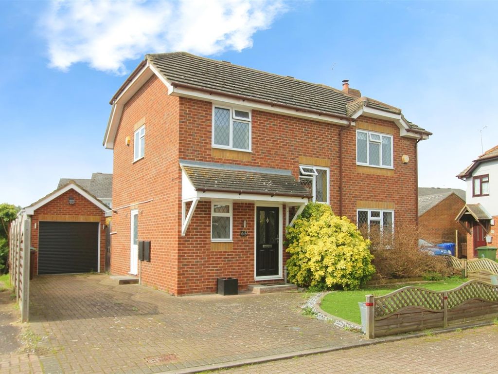 4 bed property for sale in Vaughan Drive, Kemsley, Sittingbourne ME10