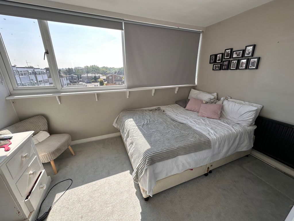 Room to rent in Darrell Close, Broomfield, Chelmsford CM1, £625 pcm