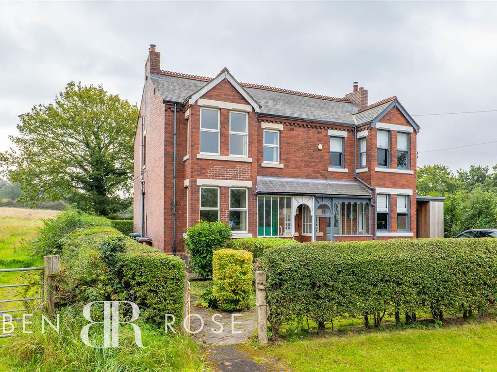 4 bed semidetached house for sale in Town Lane, WhittleLeWoods