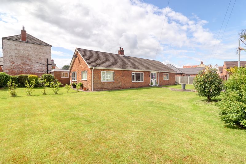 4 bed detached bungalow for sale in Bowling Green Lane, Crowle