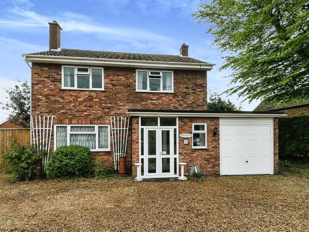 3 bed detached house for sale in Hunstanton Road, Dersingham, King's Lynn PE31, £325,000 Zoopla