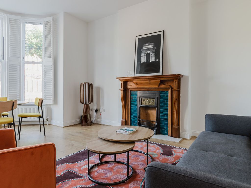 2 bed flat to rent in Queens Park, London NW6, £3,240 pcm Zoopla