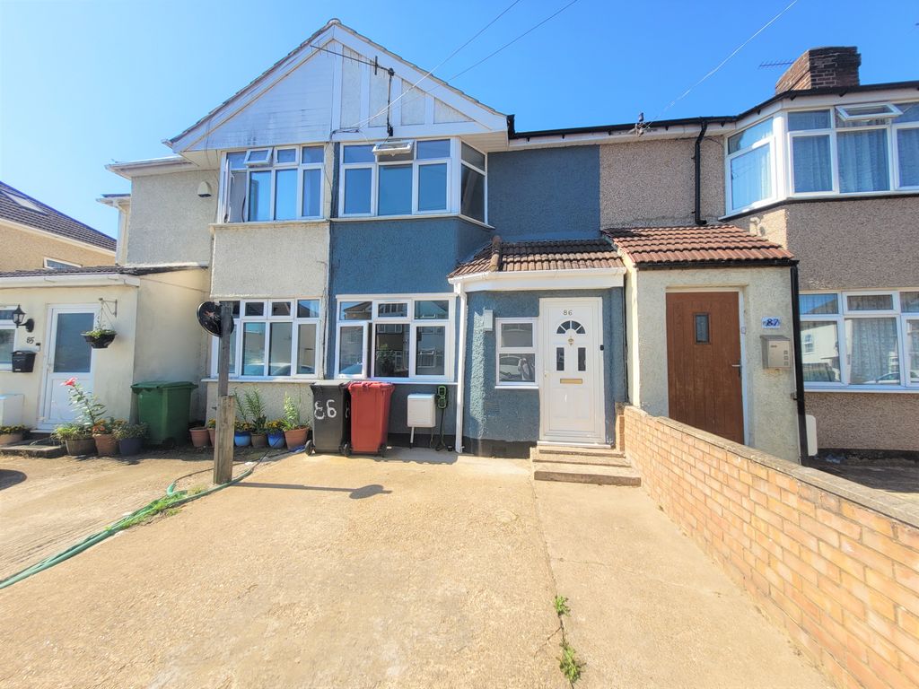 3 bed property to rent in Salt Hill Way, Slough SL1 Zoopla