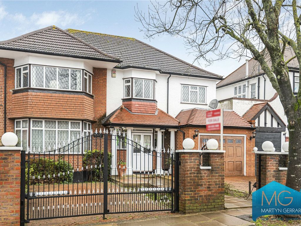 5 bed detached house for sale in Allington Road, London NW4, £1,650,000