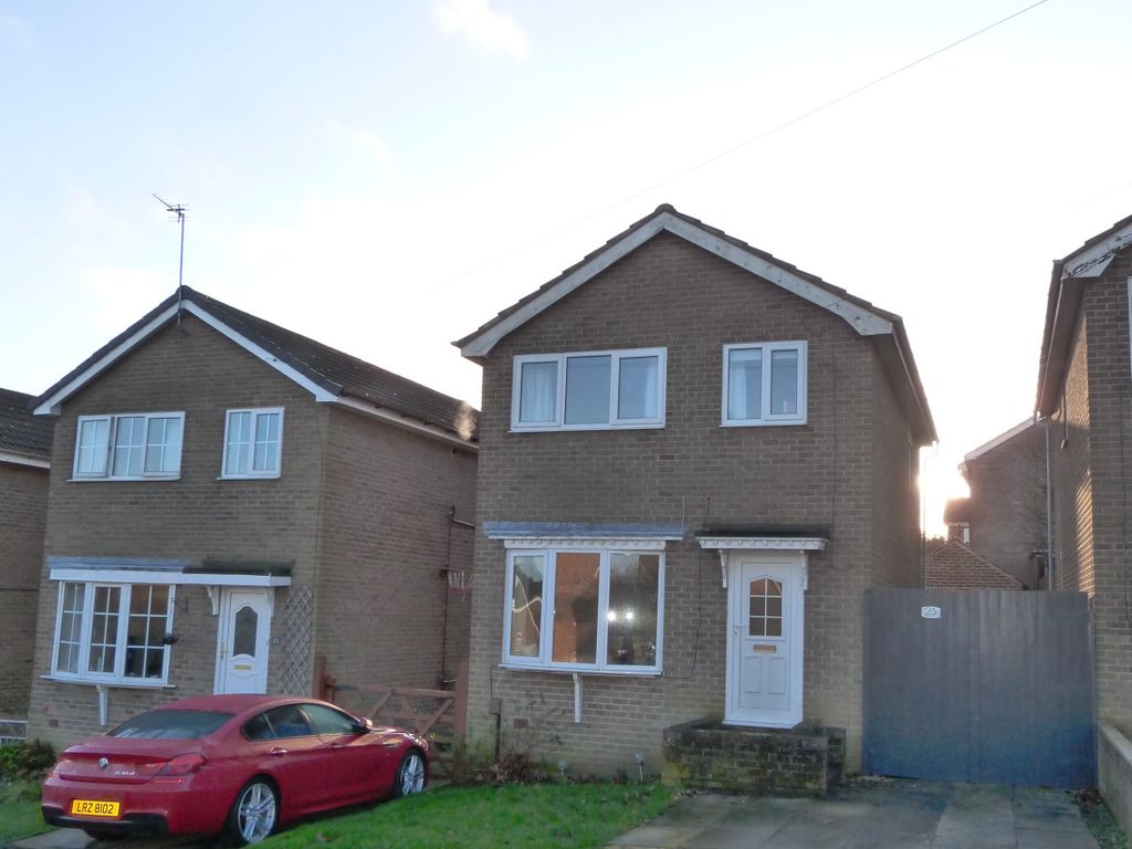 3 bed detached house to rent in Bewerley Road, Harrogate HG1, £1,050 pcm Zoopla