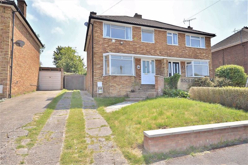 3 bed semidetached house for sale in Salisbury Close, Princes