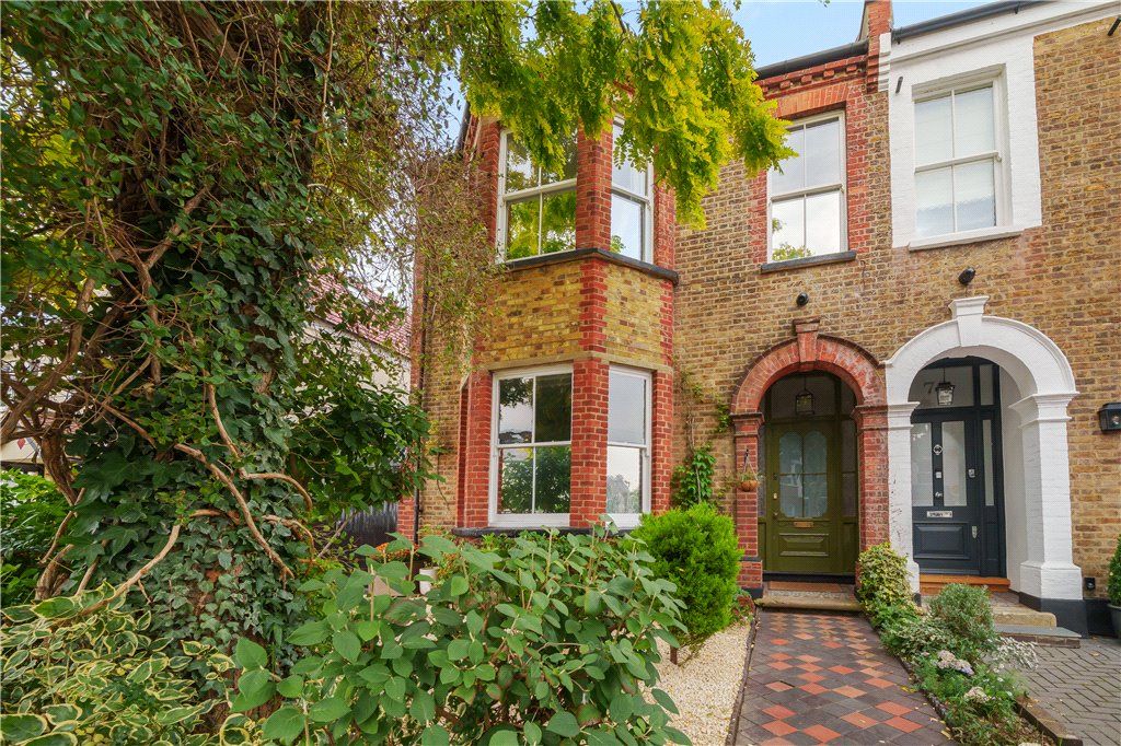 5 bed semidetached house for sale in Kingsfield Road, Watford