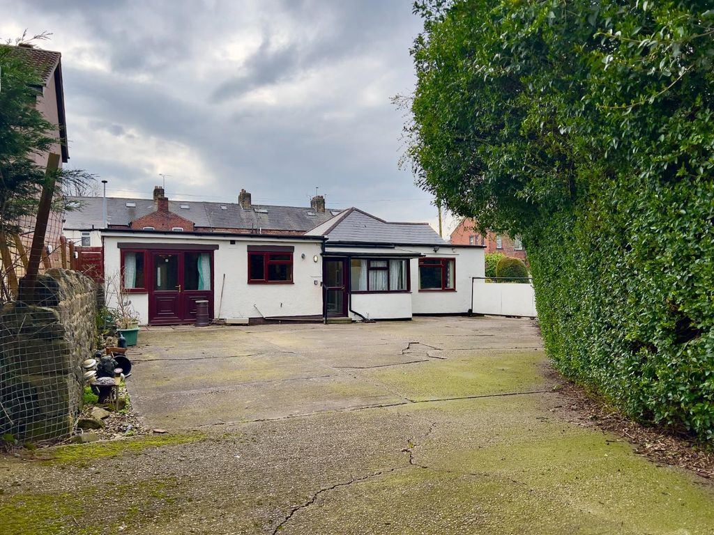 4 bed detached bungalow for sale in Knowle Road, Worsbrough, Barnsley