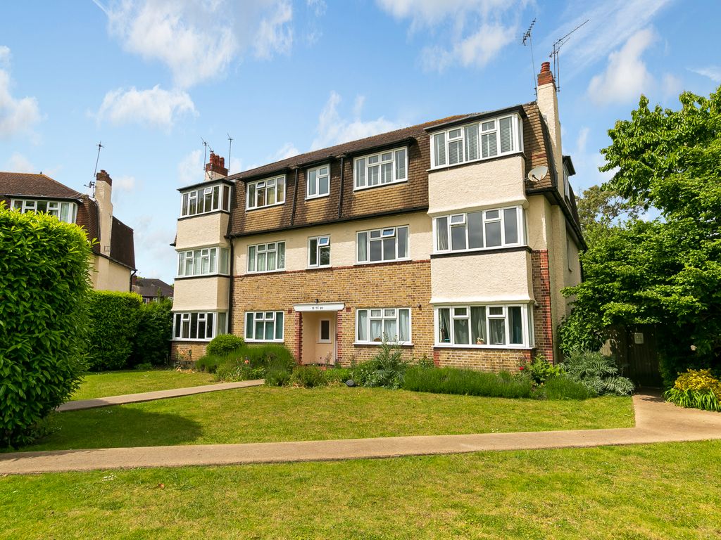 3 bed flat to rent in Lancaster Close, Kingston Upon Thames KT2 Zoopla