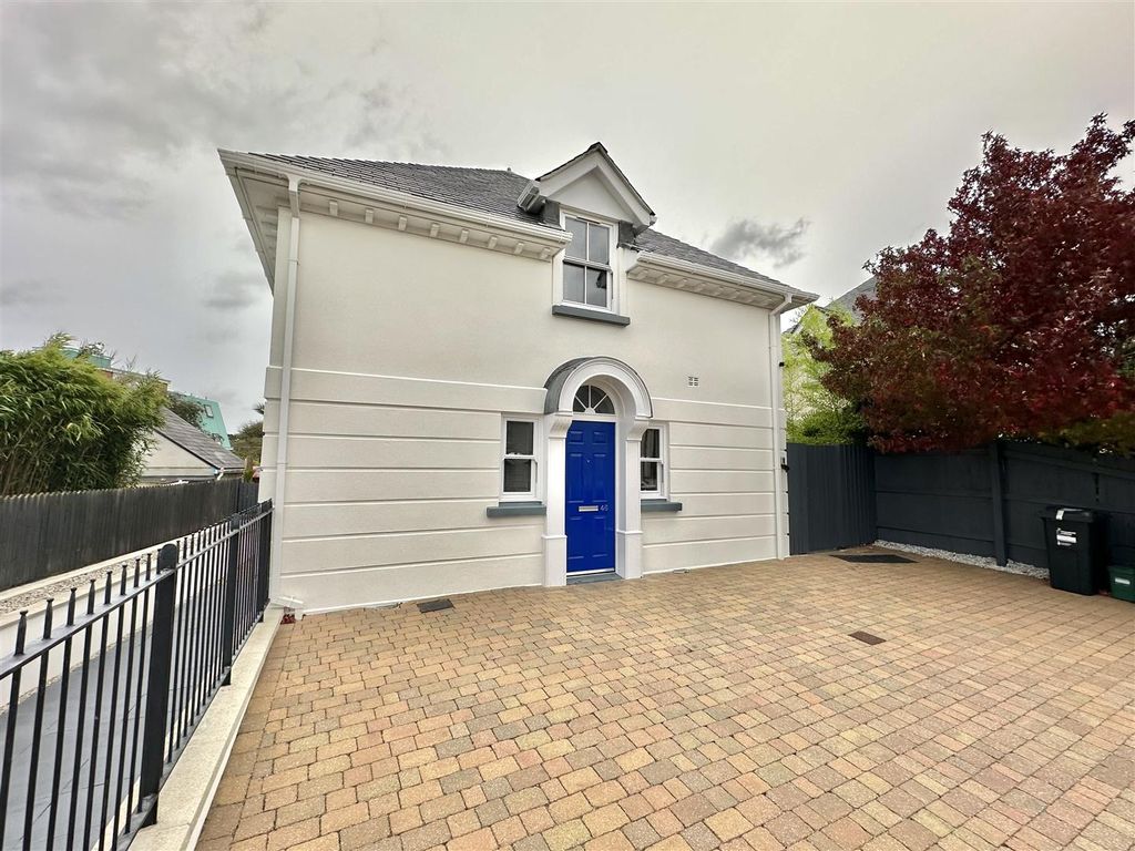 2 bed detached house for sale in Chapmans Way, St. Austell PL25, £