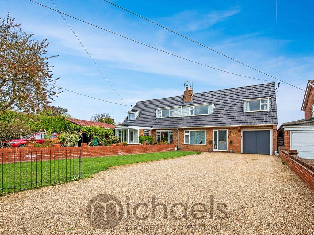 4 bed semidetached house for sale in Middle Green, Wakes Colne