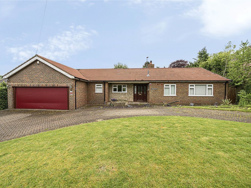 4 bed bungalow for sale in Homestead Road, Chelsfield Park BR6 Zoopla