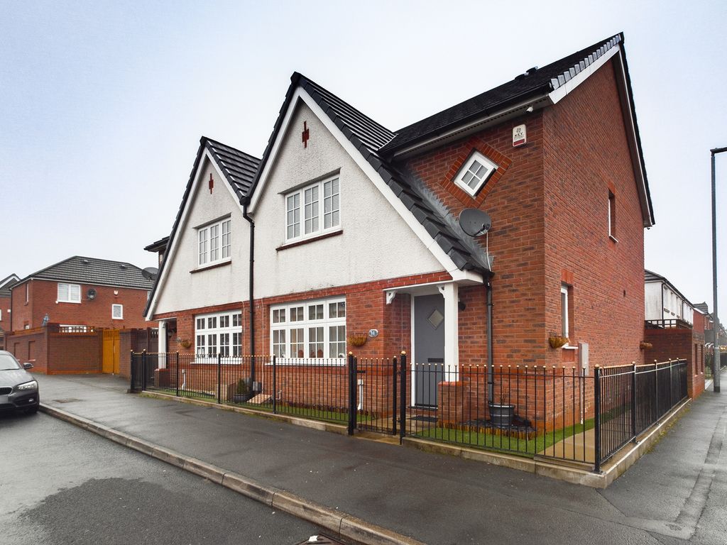 3 bed semidetached house for sale in St. Marys Court, St. Marys Road