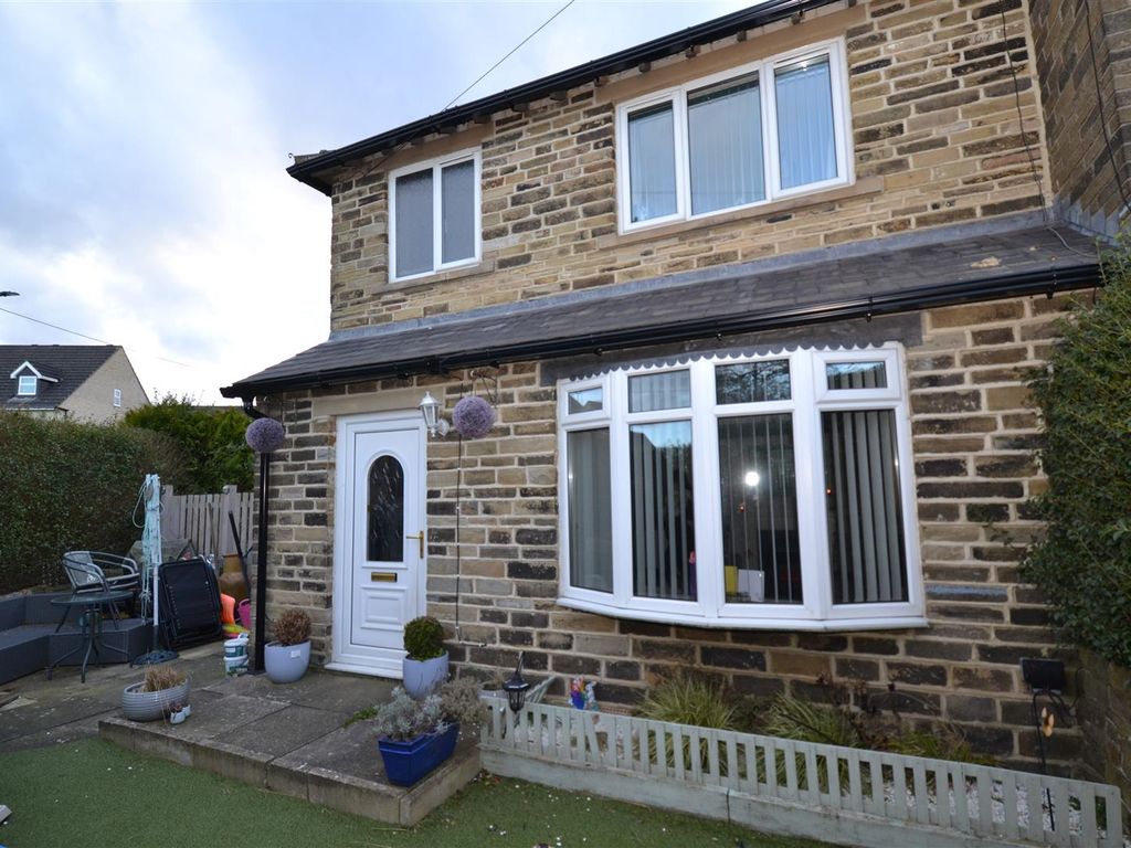 3 bed terraced house for sale in Lingfield Crescent, Queensbury, Bradford BD13 Zoopla