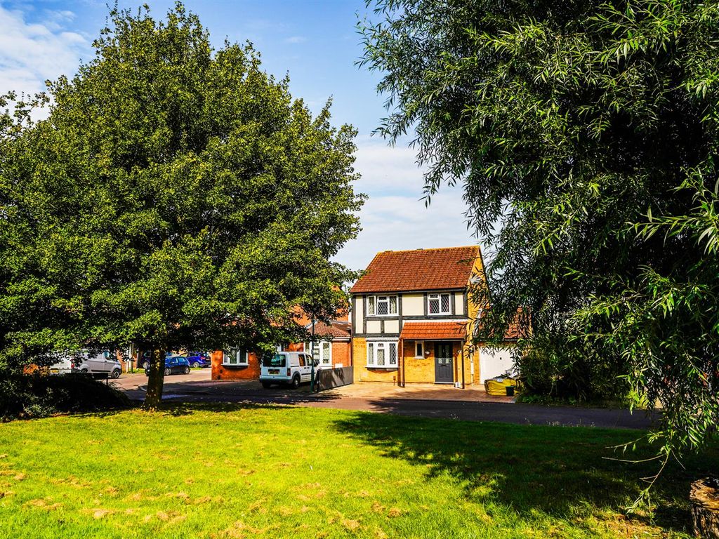 4 bed detached house for sale in Buckingham Drive, Churchdown