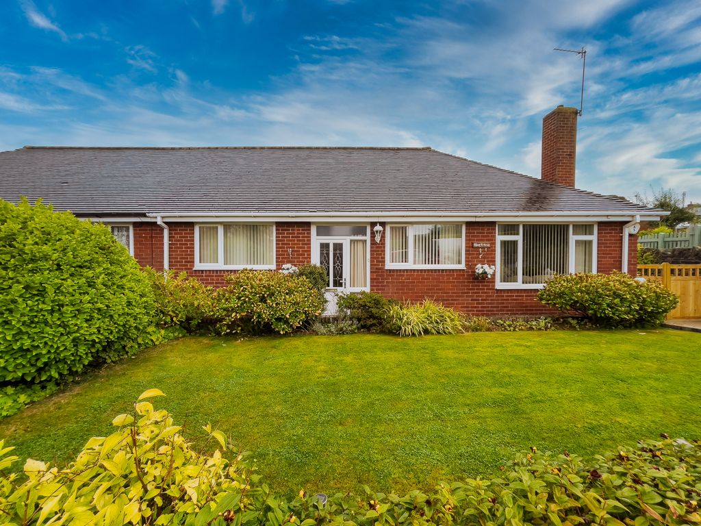 3 bed semidetached bungalow for sale in Salem Road, Coedpoeth, Wrexham