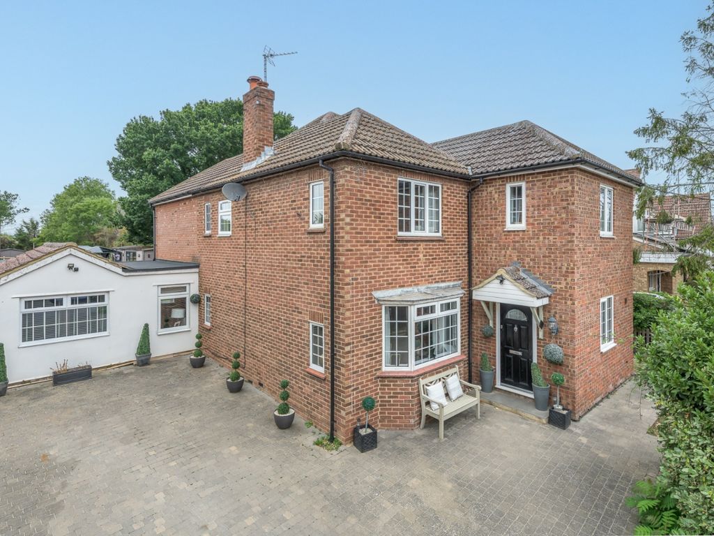 5 bed detached house for sale in High Street, Oakley, Bedford MK43 Zoopla