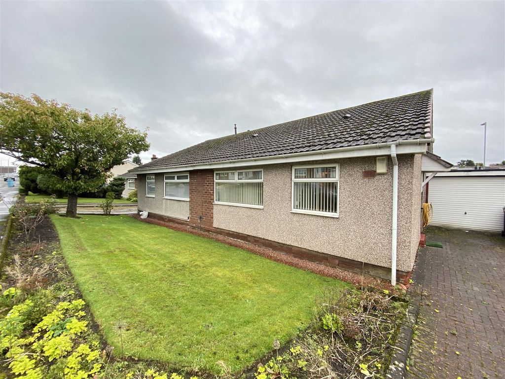 2 bed semidetached bungalow for sale in Edington Gardens, Moodiesburn