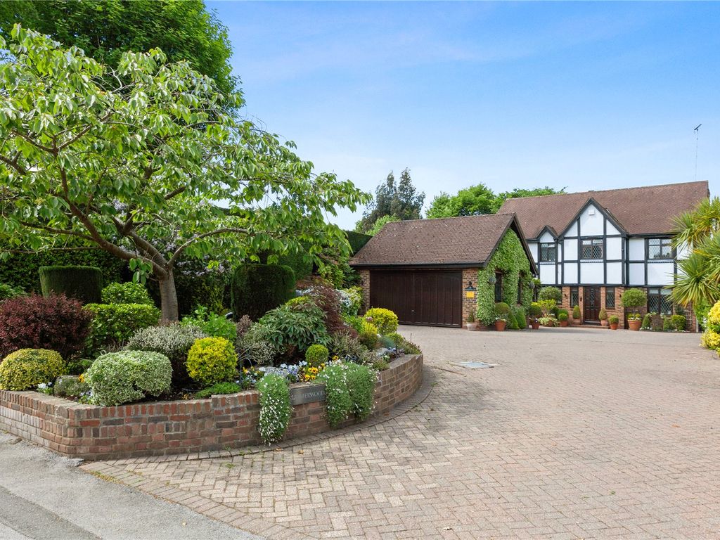 4 bed detached house for sale in Hartsbourne Road, Bushey Heath, Bushey
