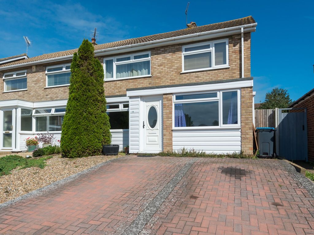 3 bed semidetached house for sale in Mellanby Close, Birchington CT7