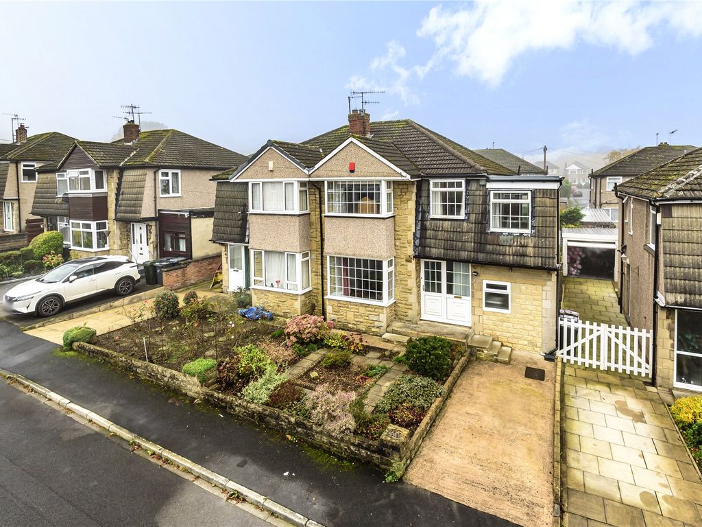4 bed semidetached house for sale in Woodside Drive, Bingley, West