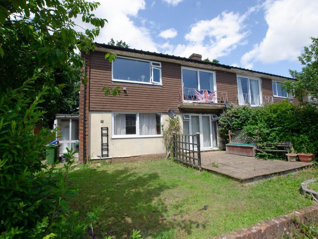 2 bed for sale in Moorlands Crescent, West End Park
