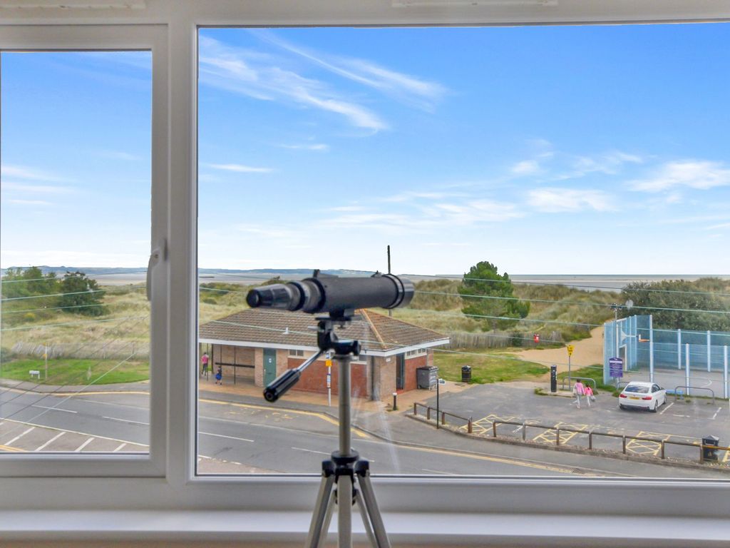 2 bed flat for sale in Dunes Road, Greatstone TN28, £275,000 Zoopla