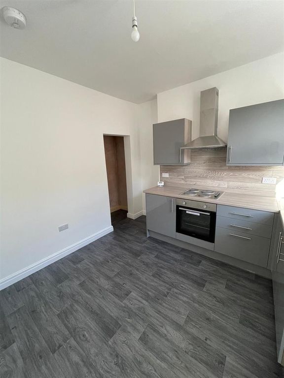2 bed property to rent in Waterbarn Street, Burnley BB10, £550 pcm Zoopla