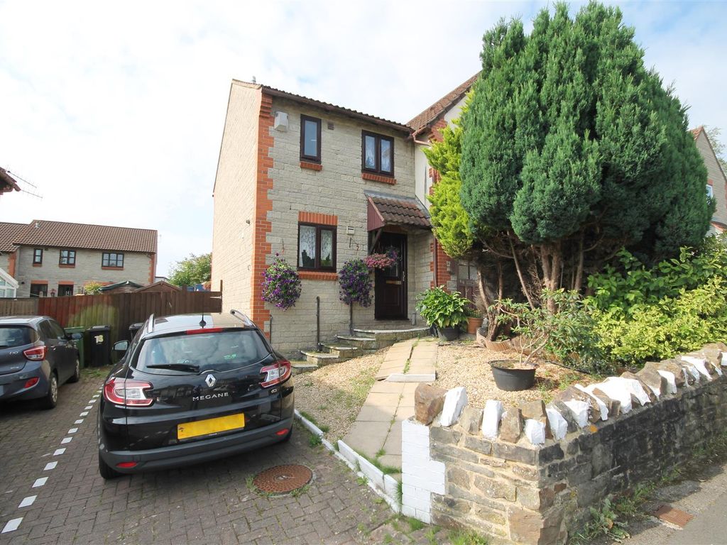 2 bed semidetached house for sale in Chiphouse Road, Kingswood