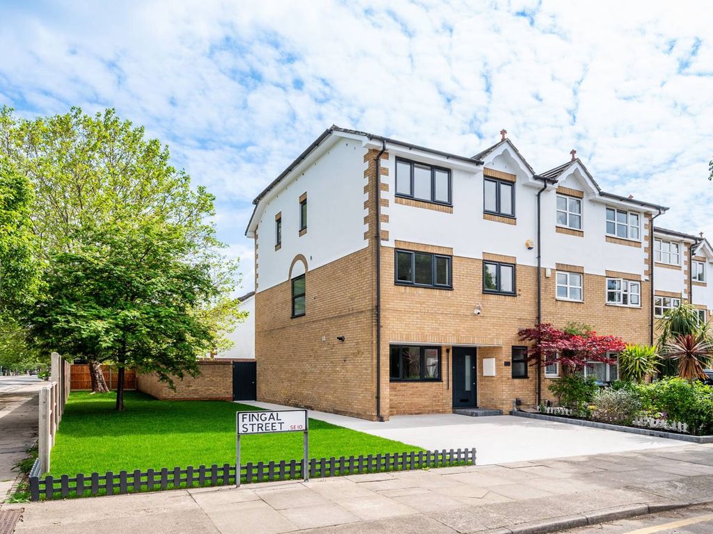4 bed end terrace house for sale in Fingal Street, East Greenwich