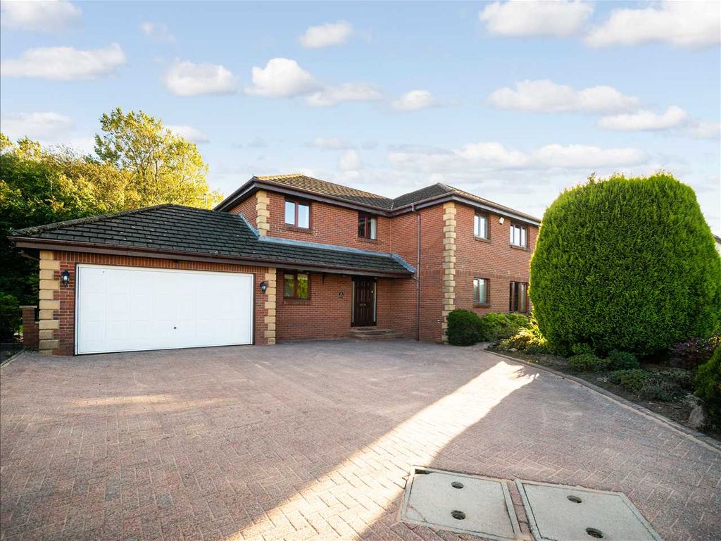 5 bed detached house for sale in Wood Aven Drive, Stewartfield, East