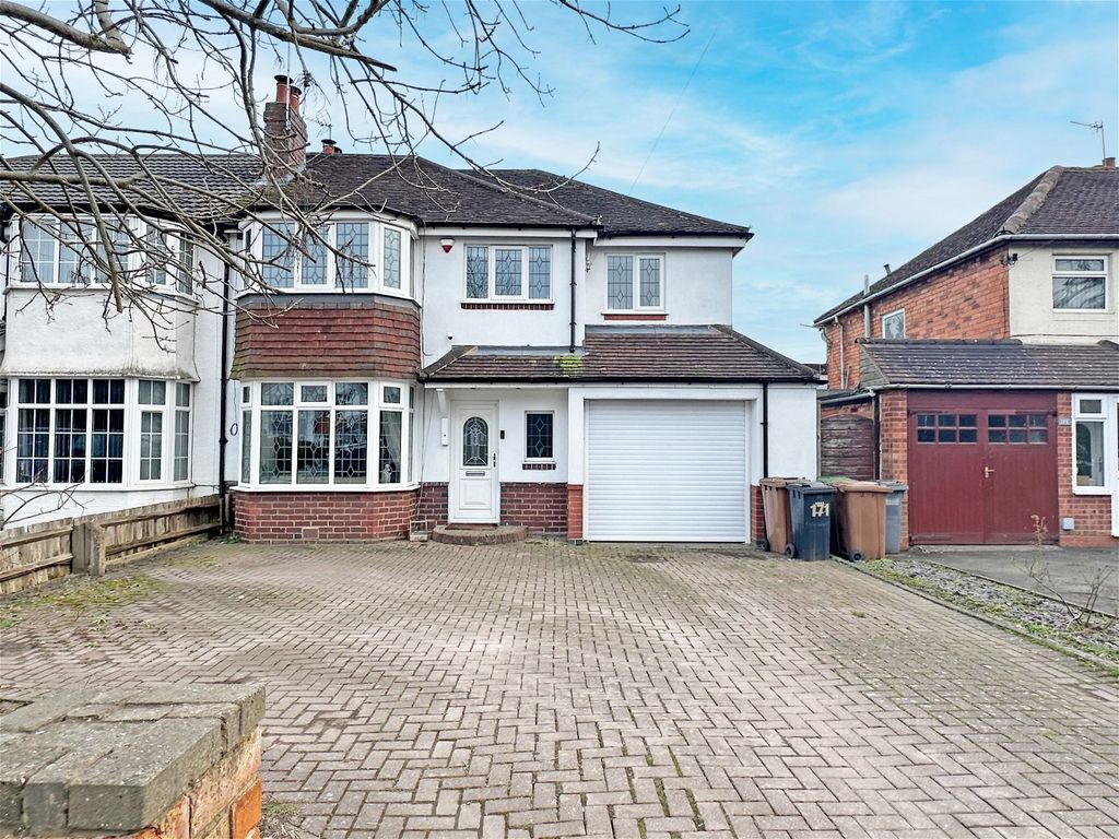 4 bed semidetached house for sale in Haslucks Green Road, Shirley B90