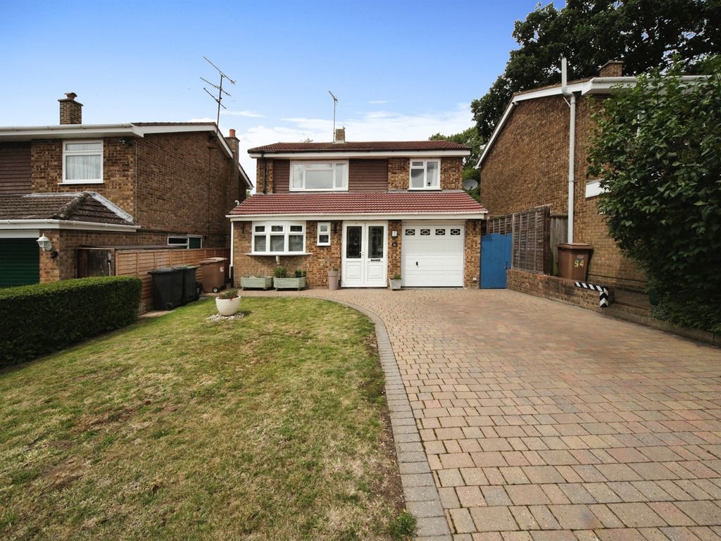 4 bed detached house for sale in Brompton Close, Luton LU3 Zoopla