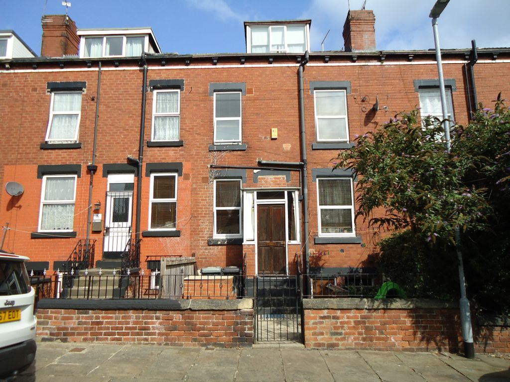 2 bed terraced house for sale in Avenue, Beeston LS11 Zoopla