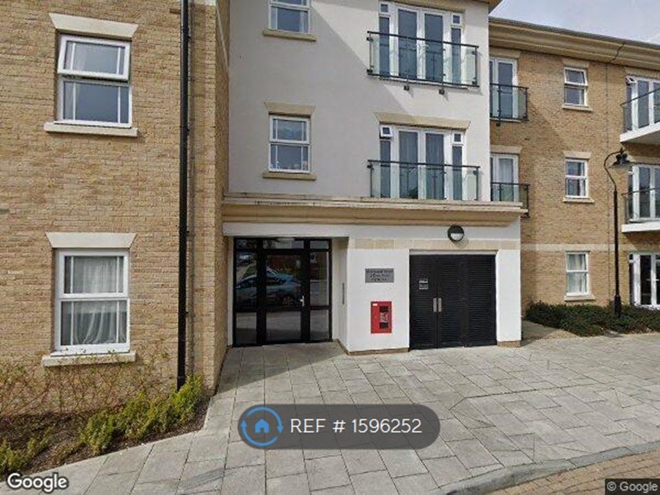 2 bed flat to rent in Hazelwood House, SunburyOnThames TW16 Zoopla