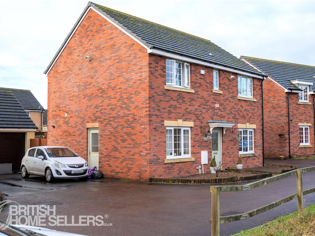 3 bed detached house for sale in Catherine Close, Monmouth